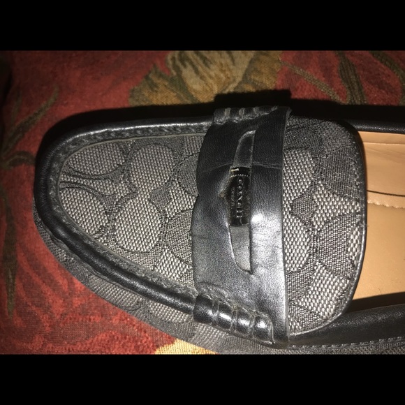 Coach - Picture 2 of 7